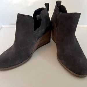 Tom’s wedge booties 7.5